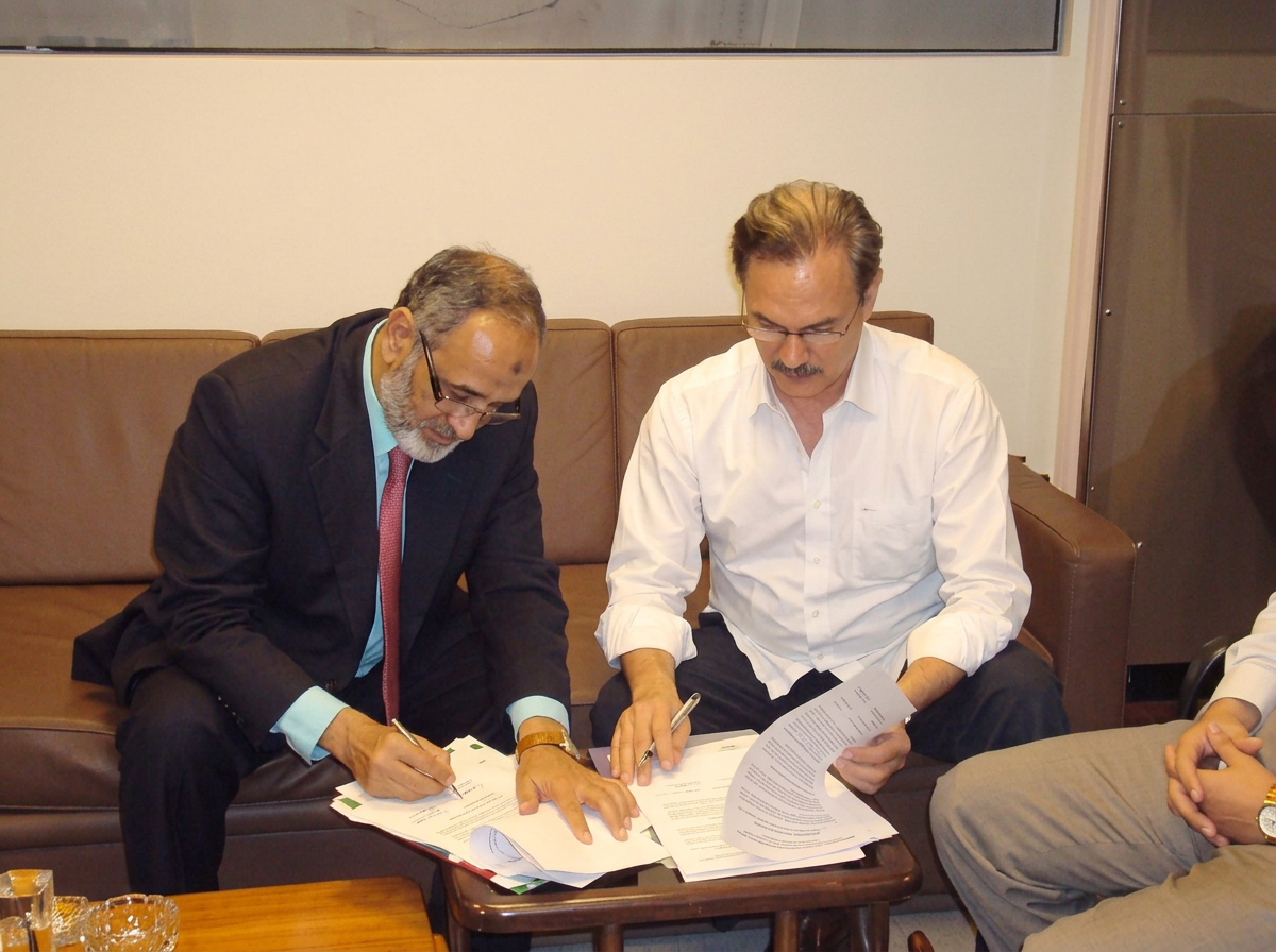 WTAP office bearers signing association records